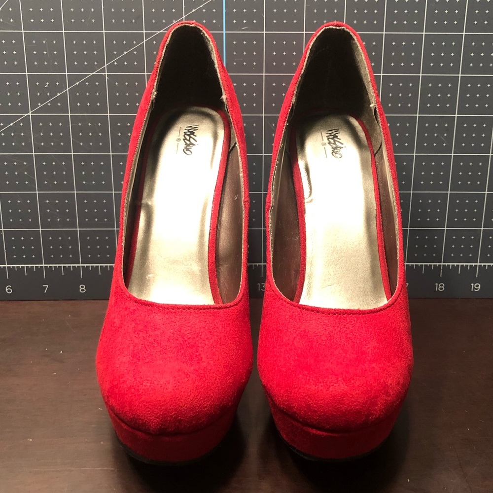 Mossimo Red Pumps